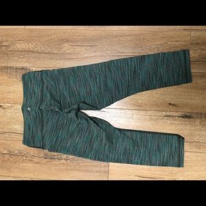 lululemon athletica Pants - Lululemon wonder under crop 6, green lululemon athletica Pants - Lululemon wonder under crop 6, green